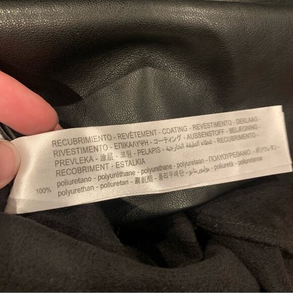 NWT ZARA Button Cargo Faux Leather Mid-Rise Leggings Black Size M Minimalist - Picture 16 of 16